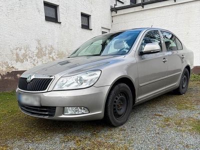 Gebraucht Skoda Octavia 105 PS (77 kW) 2012 Grau Limousine