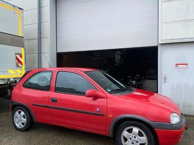 Rot Gebraucht 1999 Opel Corsa Limousine | 700 € (Guter Preis)