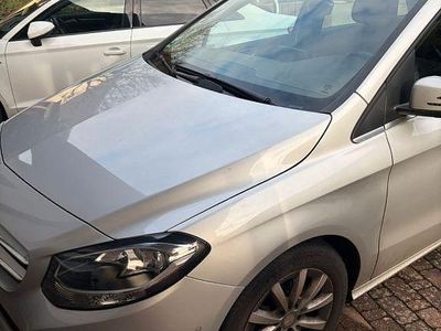 Gebraucht Mercedes B180 Urban 122 PS (89 kW) 2016 Silber Van / Kleinbus