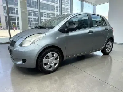 Gebraucht Toyota Yaris Cool 69 PS (50 kW) 2007 Medium silver metallic Kleinwagen