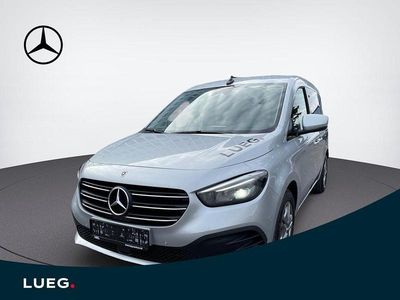 Helvinsilber metallic Gebraucht 2025 Mercedes T180 Style Van / Kleinbus | 32.725 € (Teuer)