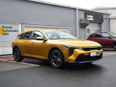 Nuova Kia K4 116 CV (85 kW) 2026 Giallo Berlina
