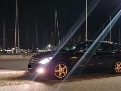 Schwarz Gebraucht 2007 Mercedes R320 Van / Kleinbus | 11.000 €