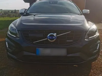 Używany Volvo XC60 R-Design 215 KM (158 kW) 2014 Czarny SUV