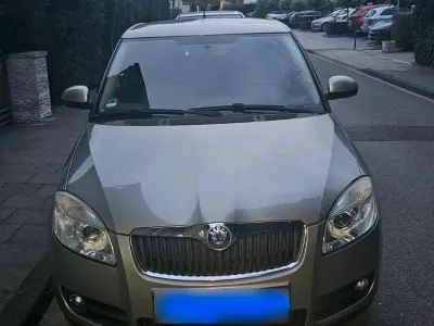 Gebraucht Skoda Fabia 71 PS (52 kW) 2010 Grau Limousine