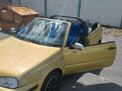 Gebraucht VW Golf Cabriolet 100 PS (73 kW) 1999 Gold Cabrio