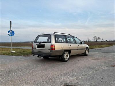 Andere farben Gebraucht 1988 Opel Omega Kombi | 5.650 €