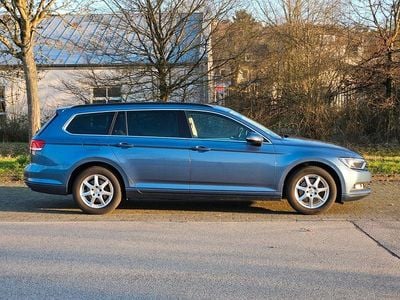 Second-hand VW Passat Comfortline 150 CP (110 kW) 2015 Albastru Break