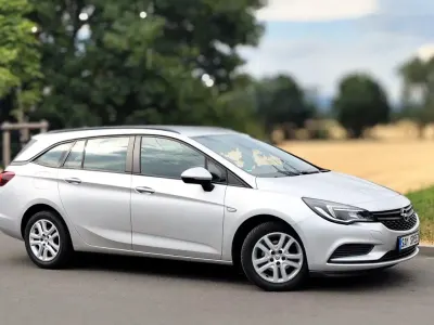 Gebraucht Opel Astra Selection 105 PS (77 kW) 2017 Silber Kombi