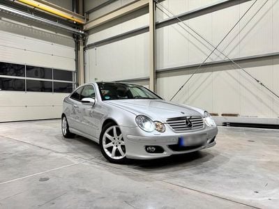 Gebraucht Mercedes 180 143 PS (105 kW) 2007 Silber Limousine