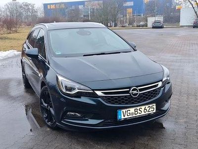 Gebraucht Opel Astra Business 136 PS (100 kW) 2017 Grün Kombi