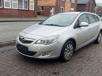 Silber Gebraucht 2012 Opel Astra Selection Kombi | 1.950 € (Superpreis)
