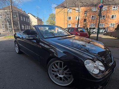 Second-hand Mercedes CLK320 224 CP (164 kW) 2008 Negru Cabrio