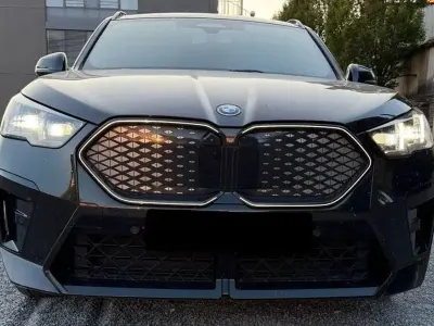 Gebraucht BMW iX2 Performance 150 kW (204 PS) 2025 Schwarz SUV