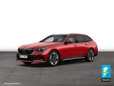Gebraucht BMW i5 M Sport 250 kW (340 PS) 2025 Rot Kombi