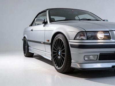 Silber Gebraucht 1996 BMW 320 Cabriolet Performance Cabrio | 6.449 €