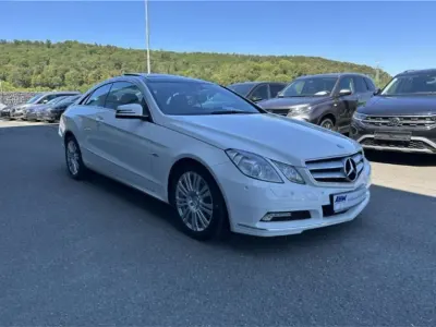 Gebraucht Mercedes E250 204 PS (150 kW) 2010 Calcitweiss Coupé