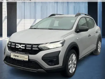 Occasion Dacia Sandero Essentiel 101 PK (74 kW) 2024 Zilver Sedan