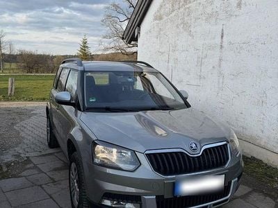 Gebraucht Skoda Yeti 110 PS (80 kW) 2016 Grau SUV