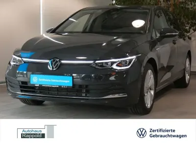Gebraucht VW Golf VIII Style 150 PS (110 kW) 2024 Uranograu Limousine