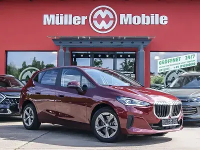 Gebraucht BMW 223 Active Tourer Sport Line 218 PS (160 kW) 2023 Rot Van / Kleinbus