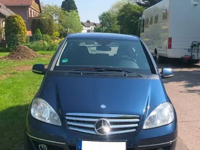 Gebraucht Mercedes A180 Avantgarde 109 PS (80 kW) 2009 Blau Van / Kleinbus