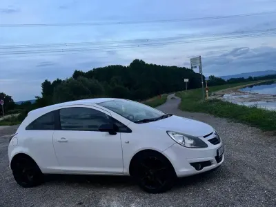 Gebraucht Opel Corsa 91 PS (66 kW) 2010 Weiß Kleinwagen