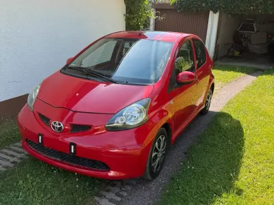 Gebraucht Toyota Aygo 68 PS (50 kW) 2008 Rot Kleinwagen