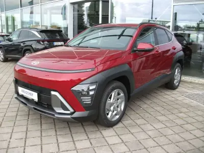 Gebraucht Hyundai Kona Trend 120 PS (88 kW) 2024 Rot schwarz SUV