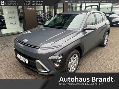 Neu Hyundai Kona Select 150 PS (110 kW) 2026 Grau SUV