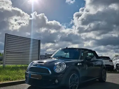 Gebraucht Mini Cooper S Cabriolet 184 PS (135 kW) 2011 Schwarz Cabrio
