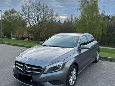 Second-hand Mercedes A200 136 CP (100 kW) 2015 Gri Berlinǎ