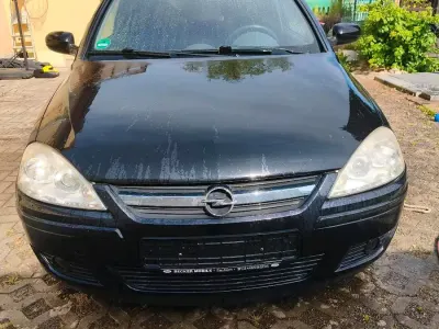 Używany Opel Corsa 86 KM (63 kW) 2005 Czarny Hatchback