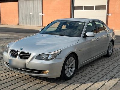 Gebraucht BMW 525 197 PS (144 kW) 2007 Silber Limousine