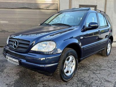 Second-hand Mercedes ML320 218 CP (160 kW) 2000 Albastru SUV