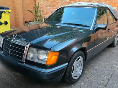 Gebraucht Mercedes 250 94 PS (69 kW) 1991 Schwarz Limousine