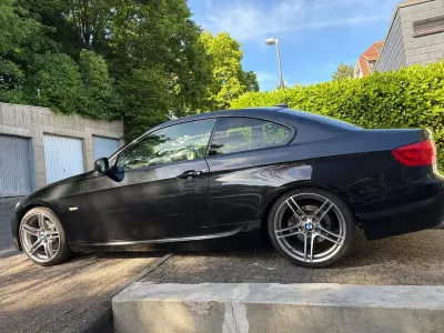 Gebraucht BMW 325 M Sport 218 PS (160 kW) 2011 Schwarz Coupé