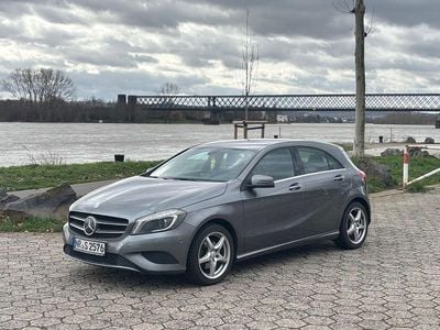 Gebraucht Mercedes A180 122 PS (89 kW) 2012 Limousine
