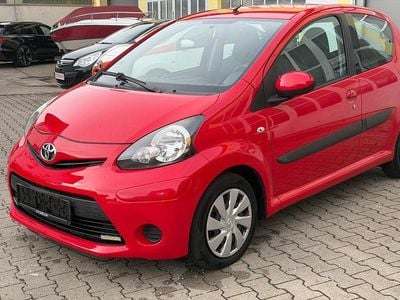 Second-hand Toyota Aygo Basis 68 CP (50 kW) 2012 Roșu Hatchback