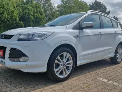 Gebraucht Ford Kuga Individual 150 PS (110 kW) 2015 Weiß SUV