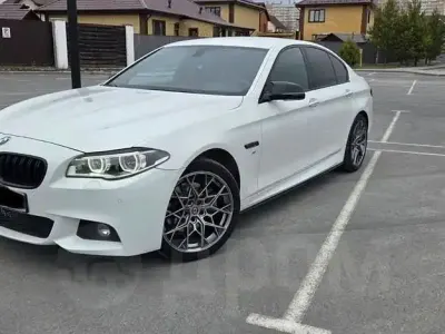 Gebraucht BMW 530 M Sport 258 PS (189 kW) 2014 Weiß Limousine