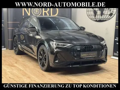 Gebraucht Audi e-tron Black Edition 300 kW (408 PS) 2023 Mythosschwarz metall (metallic) SUV
