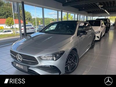 Silber Gebraucht 2025 Mercedes CLA200 Shooting Brake AMG Kombi | 43.500 €
