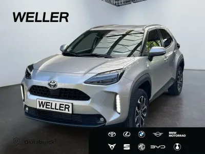 Neu Toyota Yaris Cross 131 PS (96 kW) 2026 Silber SUV