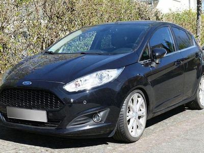 Gebraucht Ford Fiesta Titanium 101 PS (74 kW) 2015 Schwarz Limousine