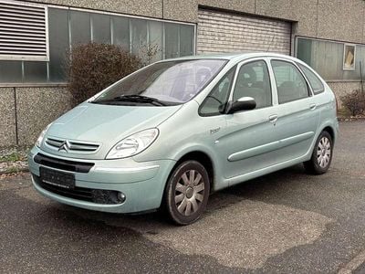 Grau Gebraucht 2004 Citroën Xsara Picasso Exclusive Van / Kleinbus | 2.450 € (Fairer Preis)