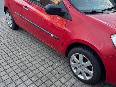 Usata Renault Clio II 75 CV (55 kW) 2009 Rosso Utilitaria