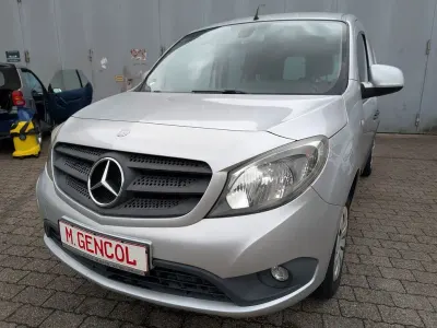 Używany Mercedes Citan 109 90 KM (66 kW) 2013 Srebrny Kombi