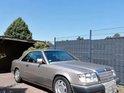 Gebraucht Mercedes 230 132 PS (97 kW) 1990 Andere farben Coupé