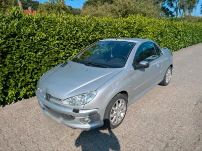 Gebraucht Peugeot 206 CC 136 PS (100 kW) 2004 Silber Cabrio